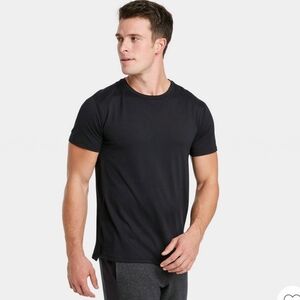 NWT All in motion short sleeve performance tshirt